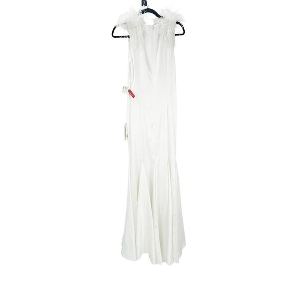 Mac Duggal Exquisite Feather Shoulder V-Neck Column Gown White Size 6 NWT - Picture 5 of 13